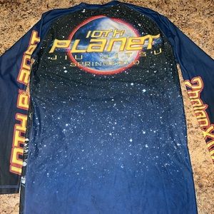 10th planet rash guard size large worn once